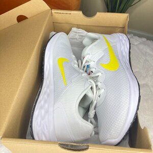 Nike Revolution 6 Next Nature